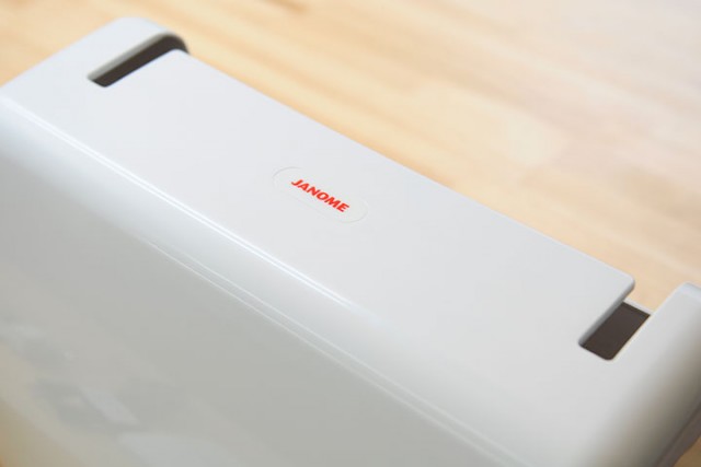 Janome 5031S 硬式防塵蓋特寫