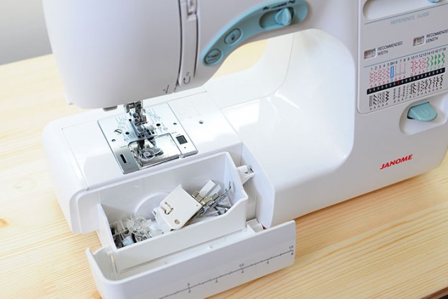 Janome 5031S 整理盒，可放入全部原廠贈送配件