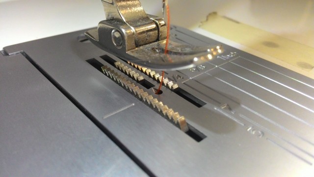 Juki 2010Q 換新針板