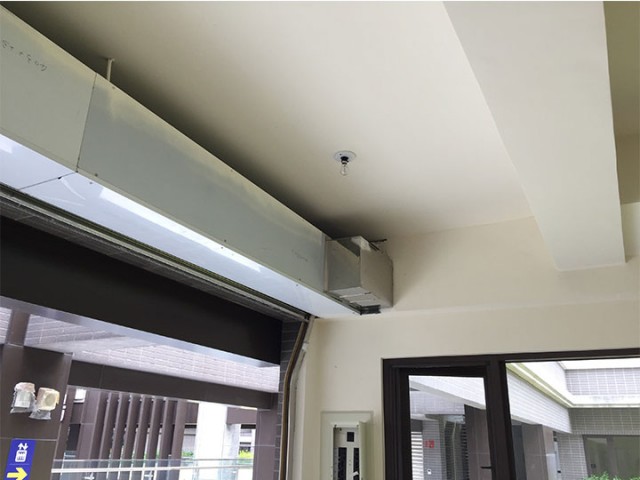 門口上方天花板空景