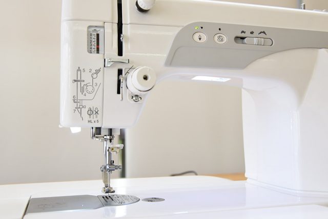 janome1600p-qc LED燈