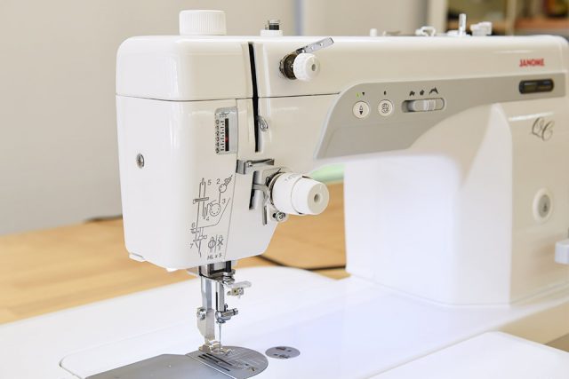 janome1600p-qc 穿線
