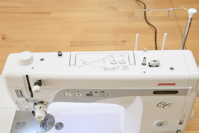 janome1600p-qc 上方