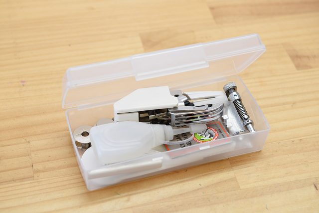 janome1600p-qc 收納盒