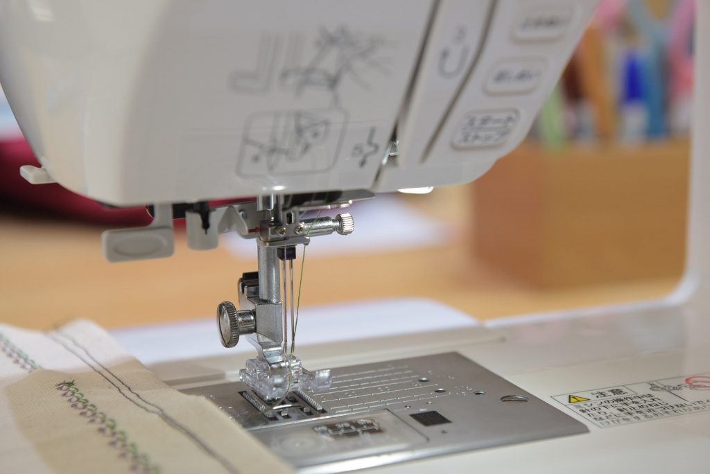 Janome A8000縫紉機-雙針縫