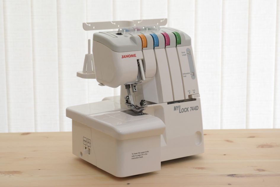 Janome 744D 拷克機